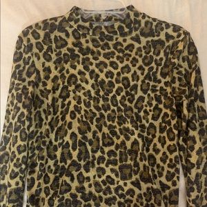 Medium cheetah turtle neck